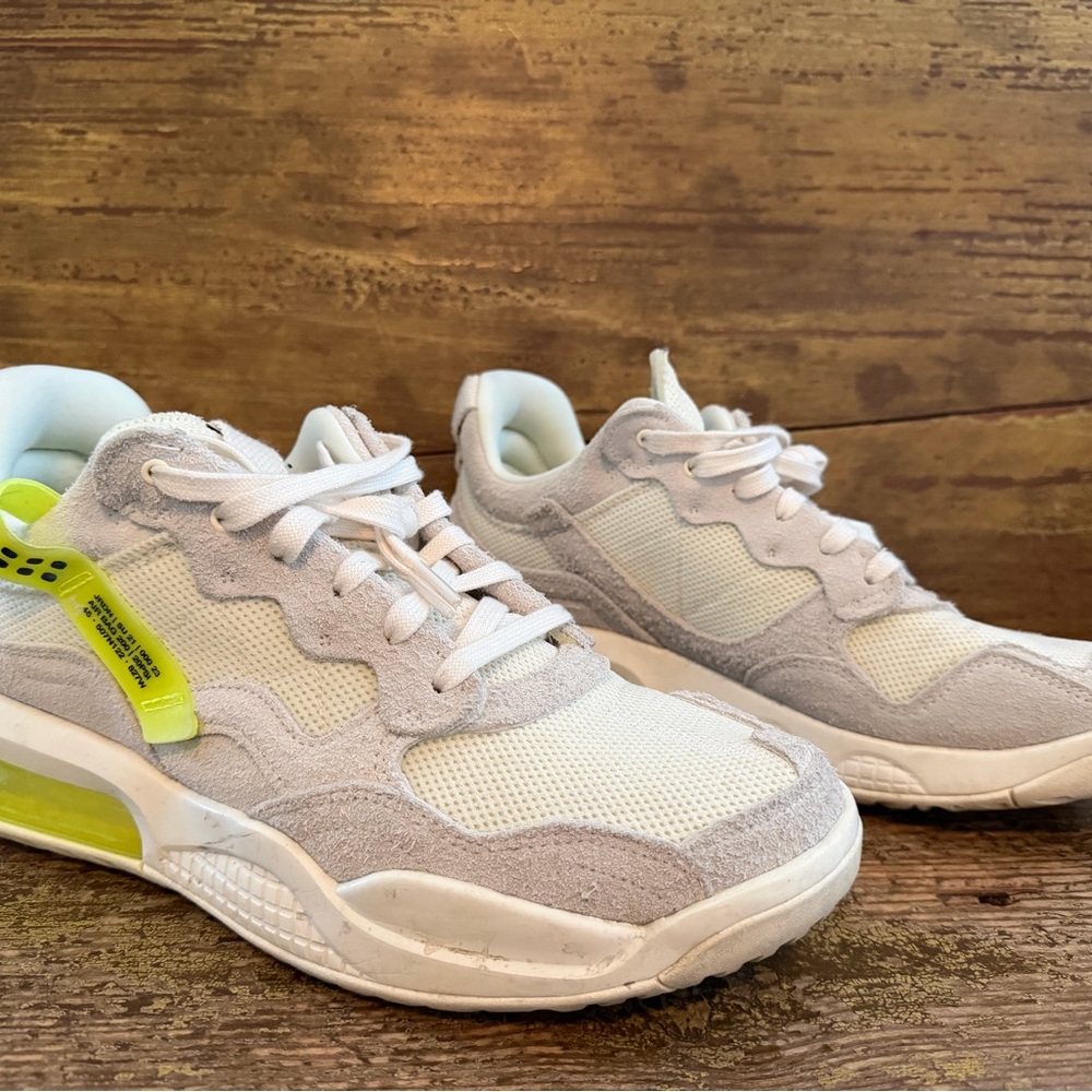 Jordan Women's MA2 Pale Ivory Volt Suede Chunky Lace Up Sneakers Shoes 7
